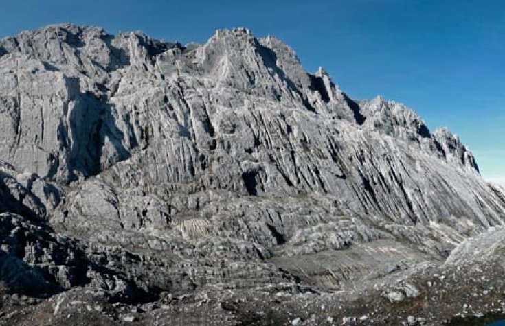 Carstensz 4884 m